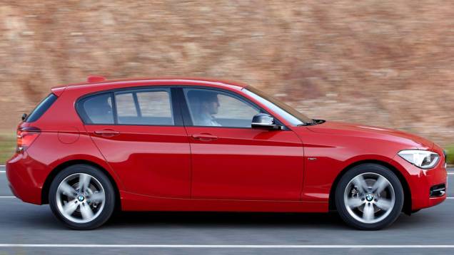 Segunda geração do hatchback cresce, ganha novos motores e fica mais requintada Segunda geração do hatchback cresce, ganha novos motores e fica mais requintada