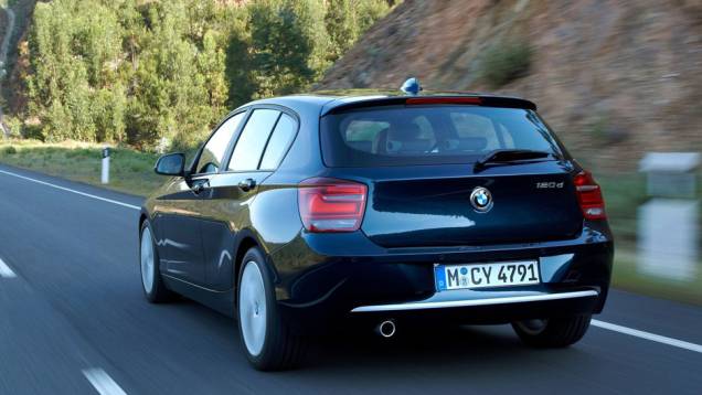 Segunda geração do hatchback cresce, ganha novos motores e fica mais requintada Segunda geração do hatchback cresce, ganha novos motores e fica mais requintada