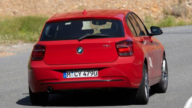 Segunda geração do hatchback cresce, ganha novos motores e fica mais requintada Segunda geração do hatchback cresce, ganha novos motores e fica mais requintada