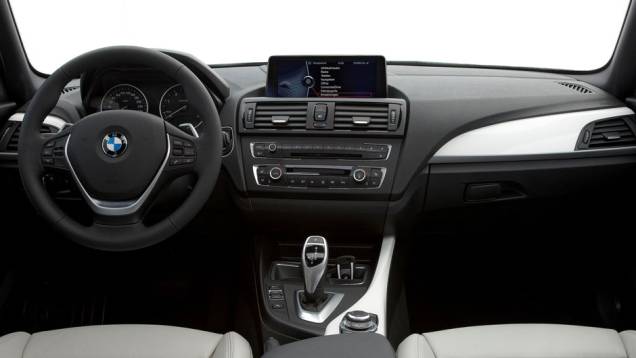 Segunda geração do hatchback cresce, ganha novos motores e fica mais requintada Segunda geração do hatchback cresce, ganha novos motores e fica mais requintada