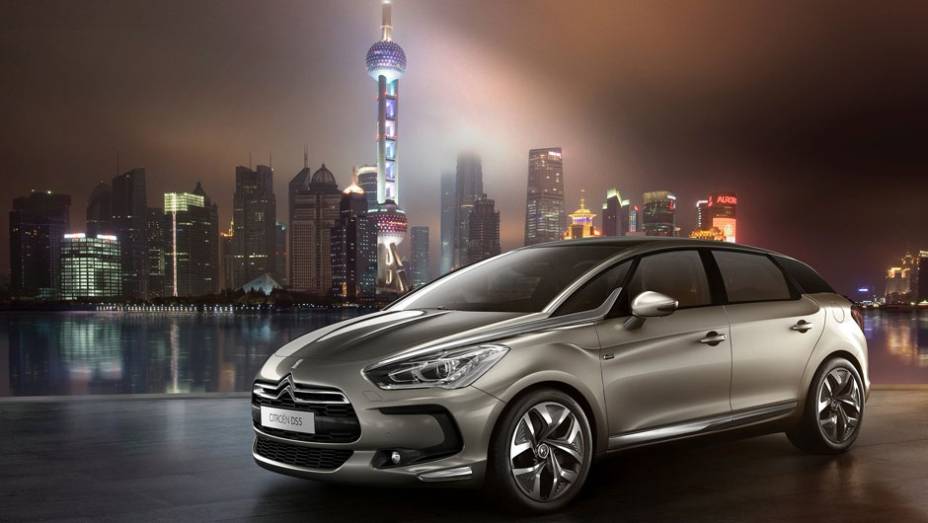 Citroën DS5 | <a href="https://gutenberg.quatrorodas.abril.com.br/salao-do-automovel/2012/carros/ds5-703947.shtml" rel="migration">Leia mais</a>