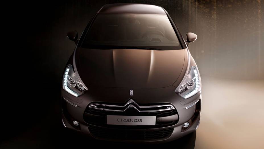 Citroën DS5 | <a href="https://gutenberg.quatrorodas.abril.com.br/salao-do-automovel/2012/carros/ds5-703947.shtml" rel="migration">Leia mais</a>