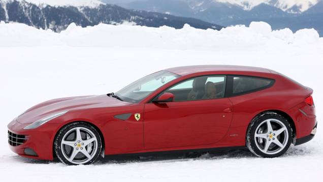Cupê, perua ou crossover? A nova criação de Maranello está pronta para dividir opiniões Cupê, perua ou crossover? A nova criação de Maranello está pronta para dividir opiniões