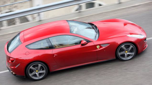 Cupê, perua ou crossover? A nova criação de Maranello está pronta para dividir opiniões Cupê, perua ou crossover? A nova criação de Maranello está pronta para dividir opiniões