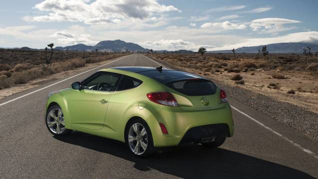 Modelo ousa no design e não possui concorrente direto | <a href="https://gutenberg.quatrorodas.abril.com.br/carros/lancamentos/hyundai-veloster-641581.shtml" rel="migration">Leia mais</a> Modelo ousa no design e não possui concorrente direto | <a href="https://gutenberg.quatrorodas.abril.com.br/carros/lancamentos/hyundai-veloster-641581.shtml" rel="migration">Leia mais</a>