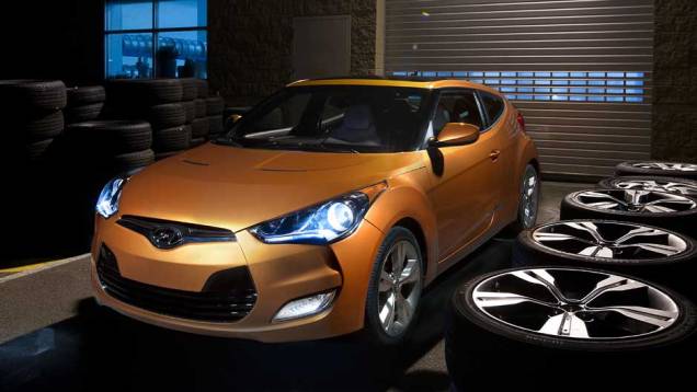 Modelo estará disponível em três opções de acabamento | <a href="https://gutenberg.quatrorodas.abril.com.br/carros/lancamentos/hyundai-veloster-641581.shtml" rel="migration">Leia mais</a> Modelo estará disponível em três opções de acabamento | <a href="https://gutenberg.quatrorodas.abril.com.br/carros/lancamentos/hyundai-veloster-641581.shtml" rel="migration">Leia mais</a>