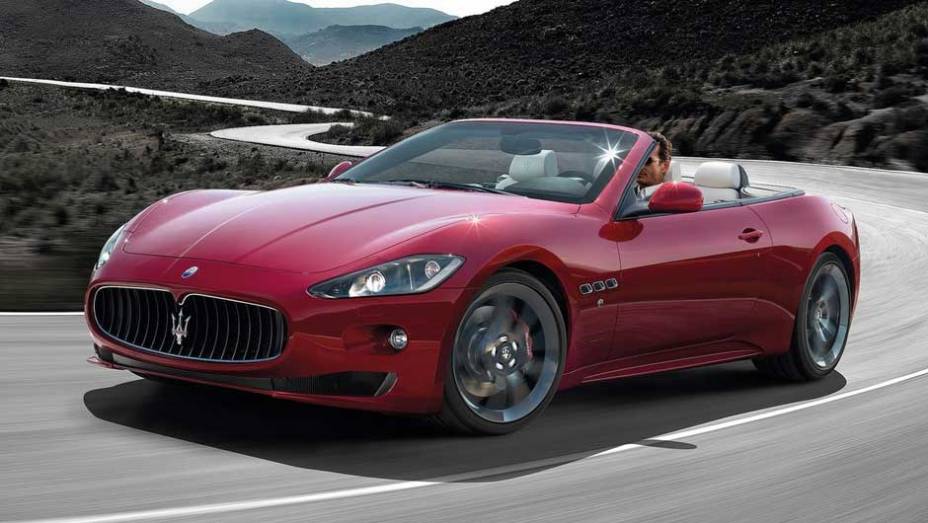 Conversível tem motor 4.7 V8 de 450 cv de potência <a href="https://gutenberg.quatrorodas.abril.com.br/noticias/maserati-lanca-grancabrio-sport-297006_p.shtml" target="_blank" rel="migration">Leia mais</a>