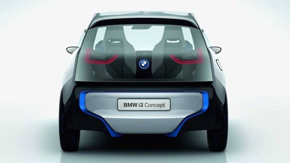 Compacto de quatro lugares, modelo inaugura a submarca de veículos elétricos da BMW. <a href="https://gutenberg.quatrorodas.abril.com.br/noticias/sustentabilidade-bmw-revela-detalhes-divisao-eletrica-i-natali-chiconi-297169_p.shtml" rel="migration">Leia mais</a> Compacto de quatro lugares, modelo inaugura a submarca de veículos elétricos da BMW. <a href="https://gutenberg.quatrorodas.abril.com.br/noticias/sustentabilidade-bmw-revela-detalhes-divisao-eletrica-i-natali-chiconi-297169_p.shtml" rel="migration">Leia mais</a>