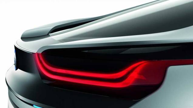 Esportivo de linhas futuristas, ele inaugura a divisão "i" de carros elétricos da BMW. <a href="https://gutenberg.quatrorodas.abril.com.br/noticias/sustentabilidade-bmw-revela-detalhes-divisao-eletrica-i-natali-chiconi-297169_p.shtml" rel="migration">Leia mais</a> Esportivo de linhas futuristas, ele inaugura a divisão "i" de carros elétricos da BMW. <a href="https://gutenberg.quatrorodas.abril.com.br/noticias/sustentabilidade-bmw-revela-detalhes-divisao-eletrica-i-natali-chiconi-297169_p.shtml" rel="migration">Leia mais</a>