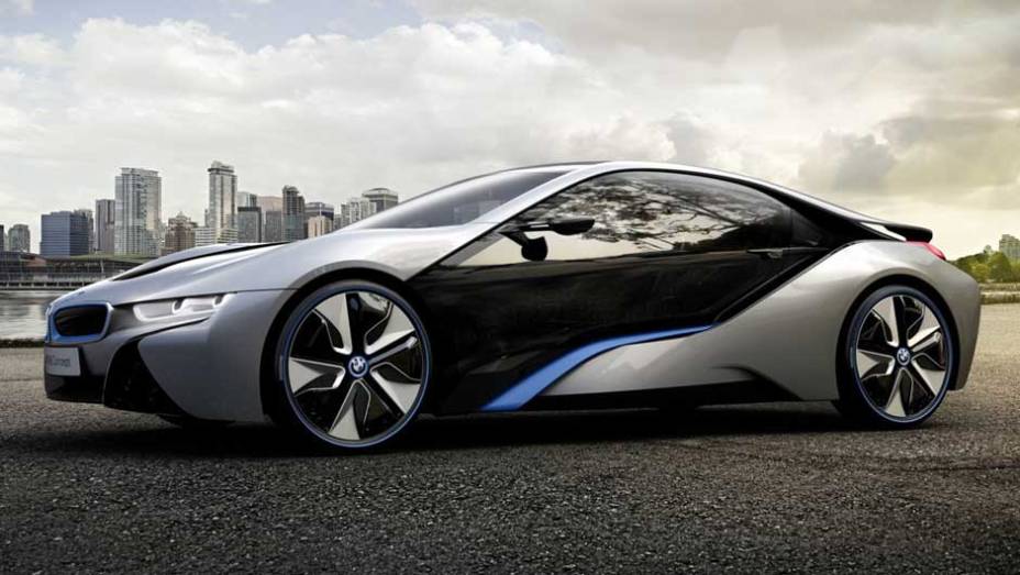 Esportivo de linhas futuristas, ele inaugura a divisão "i" de carros elétricos da BMW. <a href="https://gutenberg.quatrorodas.abril.com.br/noticias/sustentabilidade-bmw-revela-detalhes-divisao-eletrica-i-natali-chiconi-297169_p.shtml" rel="migration">Leia mais</a>