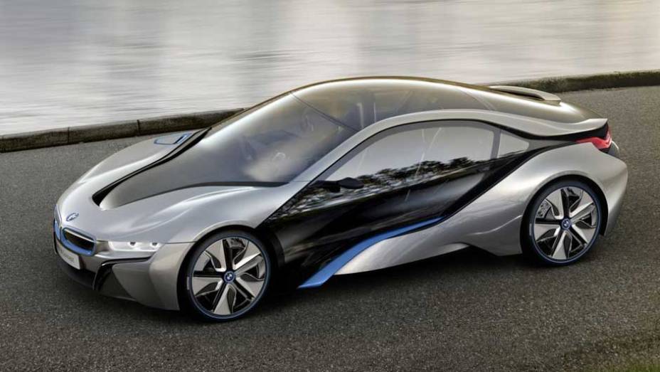 Esportivo de linhas futuristas, ele inaugura a divisão "i" de carros elétricos da BMW. <a href="https://gutenberg.quatrorodas.abril.com.br/noticias/sustentabilidade-bmw-revela-detalhes-divisao-eletrica-i-natali-chiconi-297169_p.shtml" rel="migration">Leia mais</a>