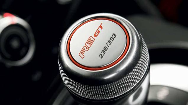 O câmbio indica: serão apenas 333 unidades produzidas. <a href="https://gutenberg.quatrorodas.abril.com.br/noticias/audi-lanca-seu-primeiro-carro-r-1-milhao-brasil-299224_p.shtml" rel="migration">Leia mais</a> O câmbio indica: serão apenas 333 unidades produzidas. <a href="https://gutenberg.quatrorodas.abril.com.br/noticias/audi-lanca-seu-primeiro-carro-r-1-milhao-brasil-299224_p.shtml" rel="migration">Leia mais</a>