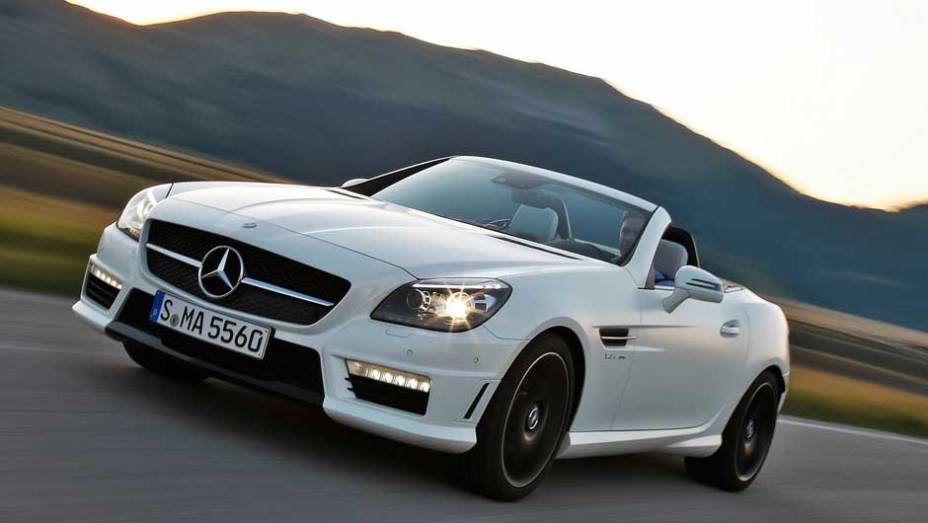 LEDs garantem maior luminosidade. <a href="https://gutenberg.quatrorodas.abril.com.br/noticias/mercedes-revela-versao-mais-potente-slk-55-amg-299394_p.shtml" rel="migration">Leia mais</a>