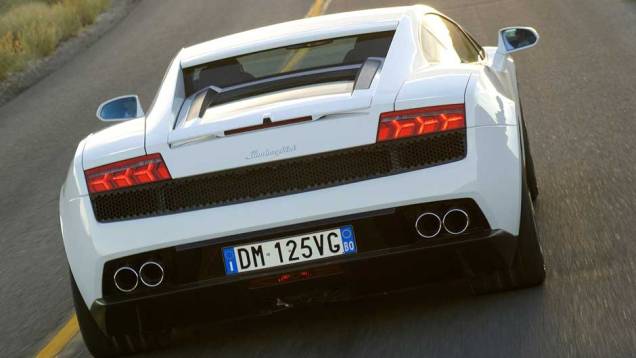 Cupê conta com quatro saídas de escape | <a href="https://gutenberg.quatrorodas.abril.com.br/noticias/lamborghini-ira-exibir-gallardo-lp-560-4-sao-paulo-299619_p.shtml" rel="migration">Leia mais</a> Cupê conta com quatro saídas de escape | <a href="https://gutenberg.quatrorodas.abril.com.br/noticias/lamborghini-ira-exibir-gallardo-lp-560-4-sao-paulo-299619_p.shtml" rel="migration">Leia mais</a>