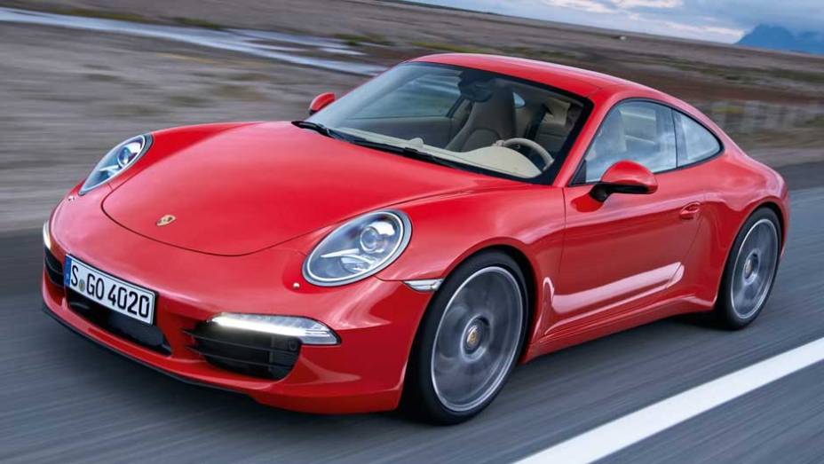 Esportivo passou por redesenho, mas manteve elementos visuais | <a href="https://gutenberg.quatrorodas.abril.com.br/carros/lancamentos/porsche-911-carrera-carrera-s-2012-637431.shtml" rel="migration">Leia mais</a>