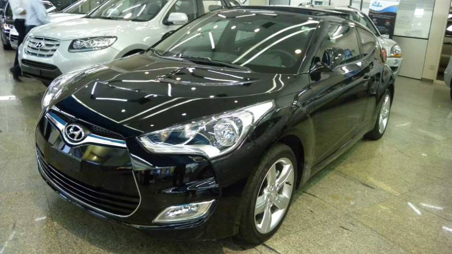 Hyundai Veloster | <a href="https://gutenberg.quatrorodas.abril.com.br/noticias/veloster-elantra-ja-estao-venda-concessionarias-hyundai-303518_p.shtml" rel="migration">Leia mais</a>