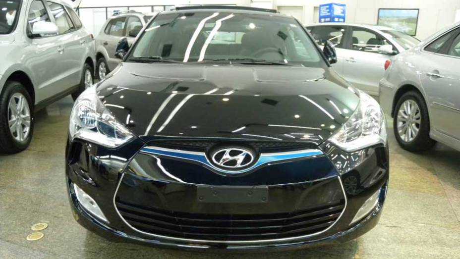 Hyundai Veloster | <a href="https://gutenberg.quatrorodas.abril.com.br/noticias/veloster-elantra-ja-estao-venda-concessionarias-hyundai-303518_p.shtml" rel="migration">Leia mais</a>