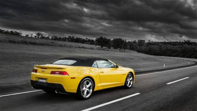 O novo Chevrolet Camaro conversível já está disponível na rede autorizada em quatro cores: Preto Global, Branco Summit, Amarelo Lemon Peel, Cinza Ashen | <a href="https://gutenberg.quatrorodas.abril.com.br/noticias/fabricantes/chevrolet-traz-camaro-conversivel-ao-br" rel="migration"></a> O novo Chevrolet Camaro conversível já está disponível na rede autorizada em quatro cores: Preto Global, Branco Summit, Amarelo Lemon Peel, Cinza Ashen | <a href="https://gutenberg.quatrorodas.abril.com.br/noticias/fabricantes/chevrolet-traz-camaro-conversivel-ao-br" rel="migration"></a>