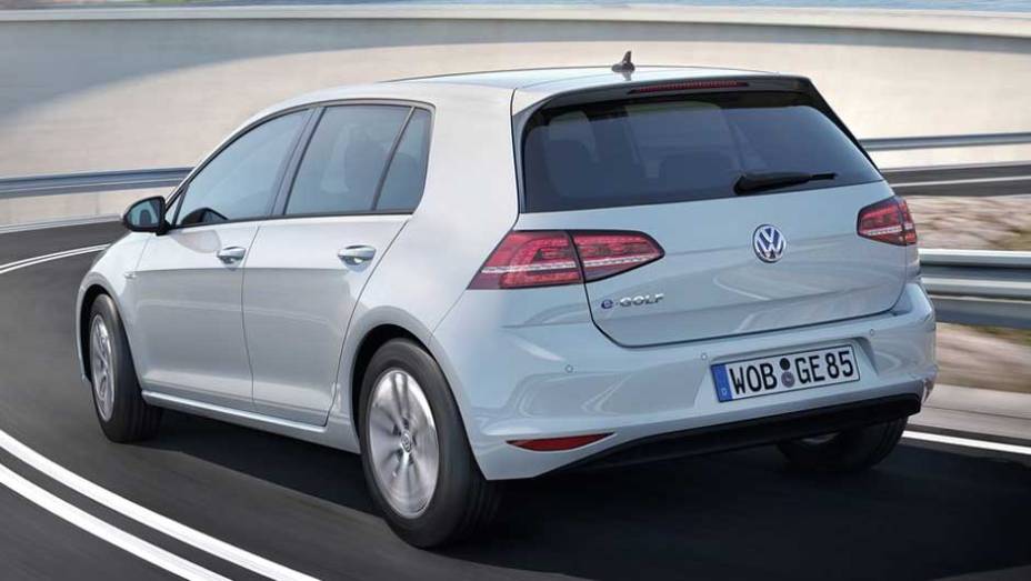 Segundo dados fornecidos pela VW, ele acelera de 0 a 100 km/h em 10,4 segundos | <a href="https://gutenberg.quatrorodas.abril.com.br/saloes/frankfurt/2013/volkswagen-e-golf-e-up-752904.shtml" rel="migration">Leia mais</a>