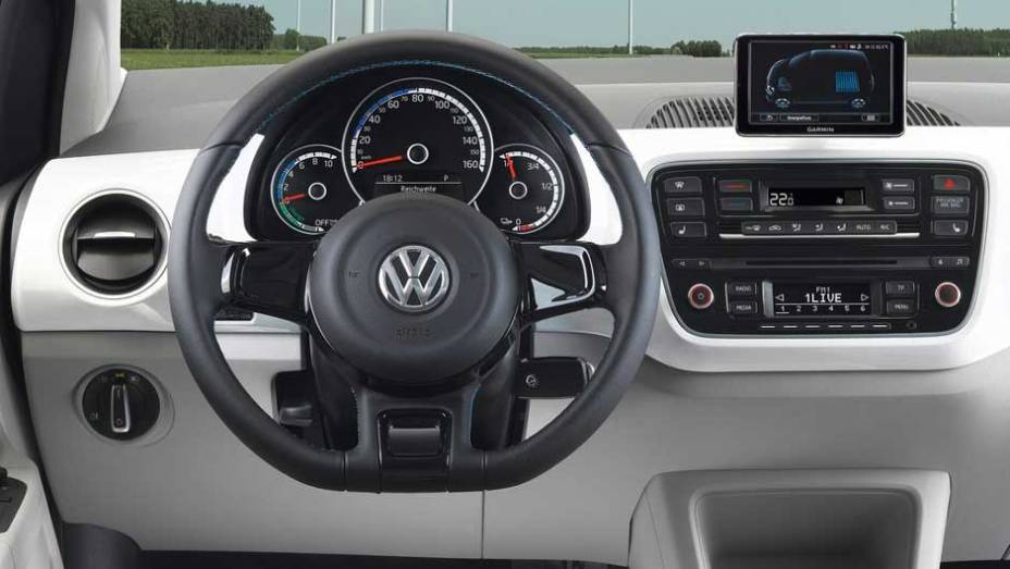 A autonomia do e-Up é estimada em 160 quilômetros | <a href="https://gutenberg.quatrorodas.abril.com.br/saloes/frankfurt/2013/volkswagen-e-golf-e-up-752904.shtml" rel="migration">Leia mais</a>