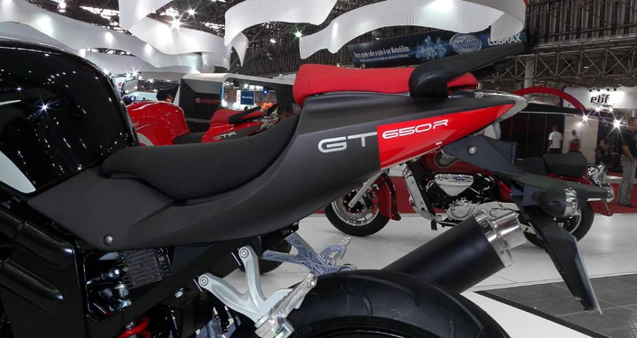 Moto é a versão carenada da GT 650<a href="https://gutenberg.quatrorodas.abril.com.br/moto/noticias/kasinski-lanca-comet-gt-650-642081.shtml" rel="migration">Leia mais</a>