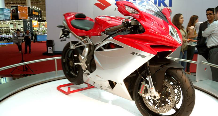 F4 é outro modelo da MV Agusta que será vendido por aqui | <a href="https://gutenberg.quatrorodas.abril.com.br/moto/noticias/mv-agusta-f4-ultrapassa-300-km-h-642365.shtml" rel="migration">Leia mais</a>