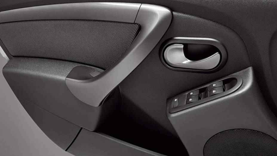 Acabamento das portas &eacute; semelhante ao dos outros modelos da marca | <a href="https://gutenberg.quatrorodas.abril.com.br/carros/lancamentos/renault-duster-642260.shtml" rel="migration">Leia mais</a>