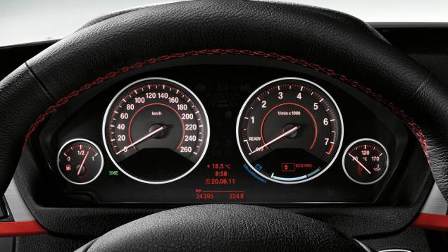 <a href="https://gutenberg.quatrorodas.abril.com.br/carros/lancamentos/bmw-serie-3-643331.shtml" rel="migration">Leia Mais</a> <a href="https://gutenberg.quatrorodas.abril.com.br/carros/lancamentos/bmw-serie-3-643331.shtml" rel="migration">Leia Mais</a>