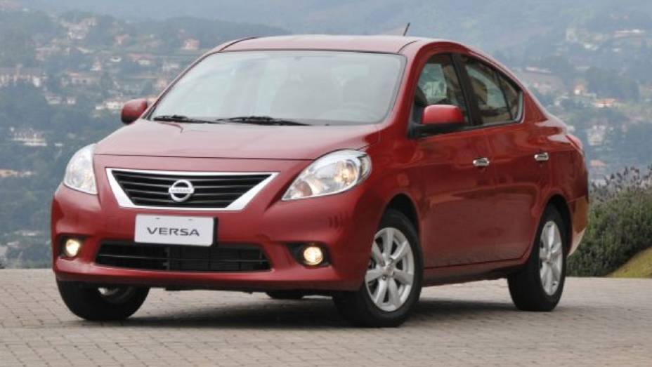 O Versa vai concorrer com Siena, Logan e Voyage. | <a href="https://gutenberg.quatrorodas.abril.com.br/carros/lancamentos/nissan-versa-644769.shtml" rel="migration">Leia mais</a>