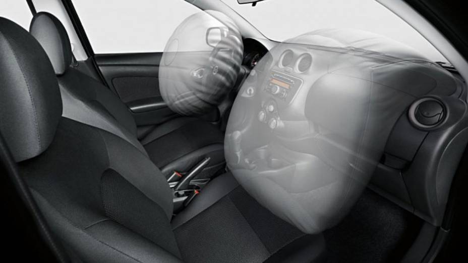 Airbag duplo &eacute; de s&eacute;rie desde a vers&atilde;o b&aacute;sica | <a href="https://gutenberg.quatrorodas.abril.com.br/carros/lancamentos/nissan-versa-644769.shtml" rel="migration">Leia mais</a>
