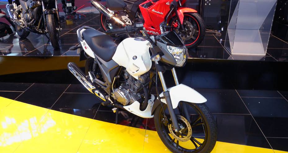 Street de 150 cc chega ao mercado em janeiro | <a href="https://gutenberg.quatrorodas.abril.com.br/moto/noticias/dafra-riva-150-mais-novidade-marca-642155.shtml" rel="migration">Leia mais</a>