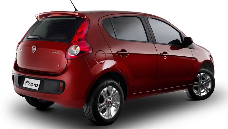Vinco percorre toda a lateral da carroceria. <a href="https://gutenberg.quatrorodas.abril.com.br/carros/lancamentos/novo-fiat-palio-645462.shtml" rel="migration">Leia mais</a>