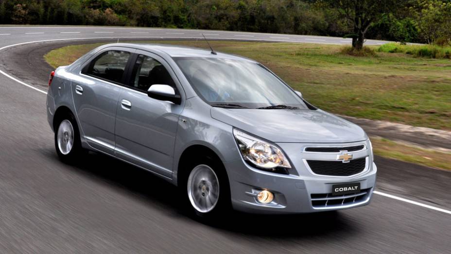 Parece, mas não é: parentesco com o Agile fica só no visual <a href="https://gutenberg.quatrorodas.abril.com.br/carros/lancamentos/chevrolet-cobalt-645517.shtml" rel="migration">Leia mais</a>