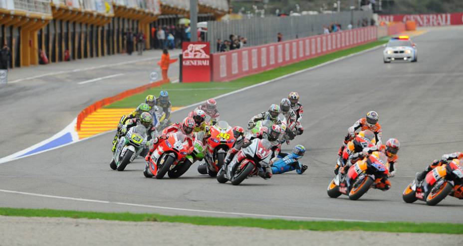 Tombo na largada da MotoGP (1) Tombo na largada da MotoGP (1)