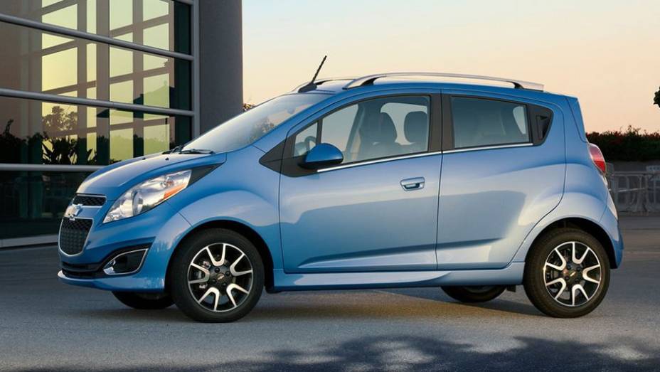 Destaque &eacute; boa distribui&ccedil;&atilde;o de espa&ccedil;o interno | <a href="https://gutenberg.quatrorodas.abril.com.br/reportagens/salao/chevrolet-spark-646704.shtml" rel="migration">Leia mais</a>
