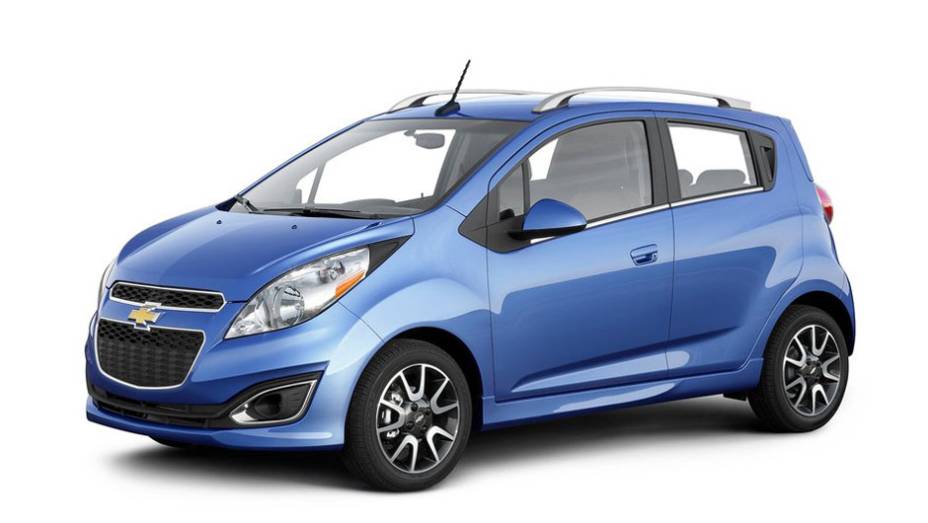 Pequeno conta com um sistema de entretenimento MyLink | <a href="https://gutenberg.quatrorodas.abril.com.br/reportagens/salao/chevrolet-spark-646704.shtml" rel="migration">Leia mais</a>