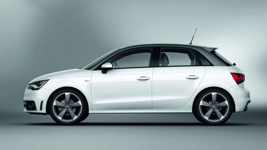 Com a nova vers&atilde;o, o A1 pode superar o arquirrival MINI Cooper | <a href="https://gutenberg.quatrorodas.abril.com.br/carros/lancamentos/audi-a1-sportback-646768.shtml" rel="migration">Leia mais</a>