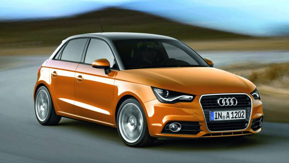 O A1 Sportback come&ccedil;a a ser vendido na Europa no come&ccedil;o de 2012 | <a href="https://gutenberg.quatrorodas.abril.com.br/carros/lancamentos/audi-a1-sportback-646768.shtml" rel="migration">Leia mais</a>