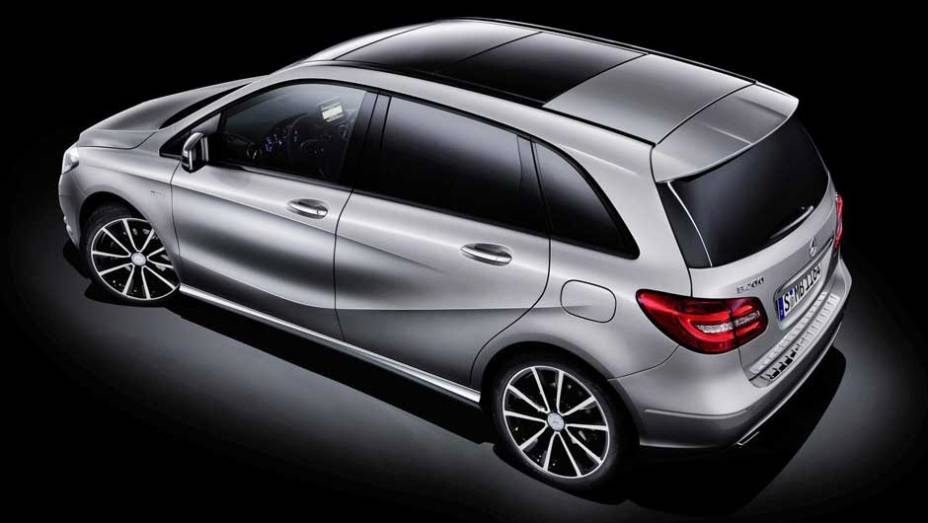 As linhas arrojadas transformaram o Classe B. <a href="https://gutenberg.quatrorodas.abril.com.br/carros/lancamentos/mercedes-benz-classe-b-637678.shtml" rel="migration">Leia mais</a> As linhas arrojadas transformaram o Classe B. <a href="https://gutenberg.quatrorodas.abril.com.br/carros/lancamentos/mercedes-benz-classe-b-637678.shtml" rel="migration">Leia mais</a>