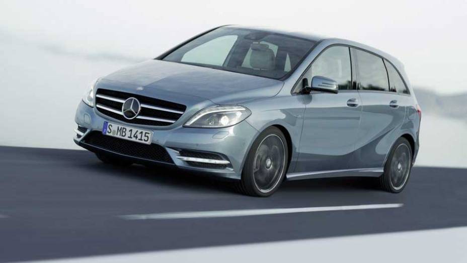 Com tantos itens de série, o Classe B faz jus ao nome Mercedes-Benz. <a href="https://gutenberg.quatrorodas.abril.com.br/carros/lancamentos/mercedes-benz-classe-b-637678.shtml" rel="migration">Leia mais</a>