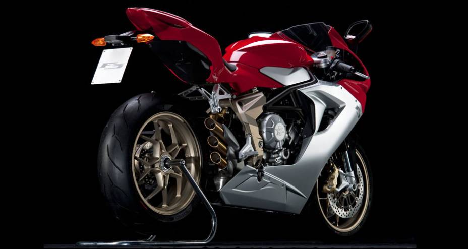 Com um motor de três cilindros, a F3 promete mudar o conceito de supersport | <a href="https://gutenberg.quatrorodas.abril.com.br/moto/noticias/mv-agusta-comeca-produzir-f3-676377.shtml" rel="migration">Leia mais</a>