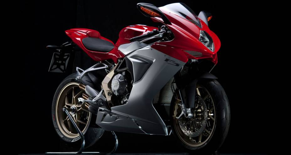 Fabricada em Varese, a F3 chega ao mercado europeu em breve | <a href="https://gutenberg.quatrorodas.abril.com.br/moto/noticias/mv-agusta-comeca-produzir-f3-676377.shtml" rel="migration">Leia mais</a>