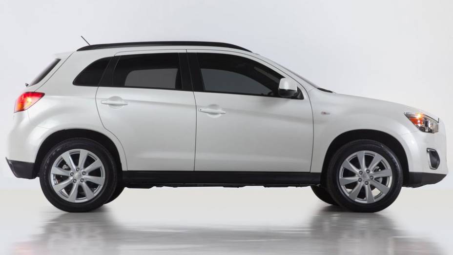 Sucesso de vendas, SUV será feito em Illinois, nos EUA | <a href="https://gutenberg.quatrorodas.abril.com.br/saloes/nova-york/2012/mitsubishi-outlander-sport-681212.shtml" rel="migration">Leia mais</a>