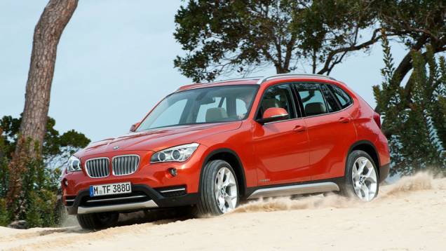 | <a href="https://gutenberg.quatrorodas.abril.com.br/saloes/nova-york/2012/bmw-x1-681222.shtml" rel="migration">Leia mais</a> | <a href="https://gutenberg.quatrorodas.abril.com.br/saloes/nova-york/2012/bmw-x1-681222.shtml" rel="migration">Leia mais</a>