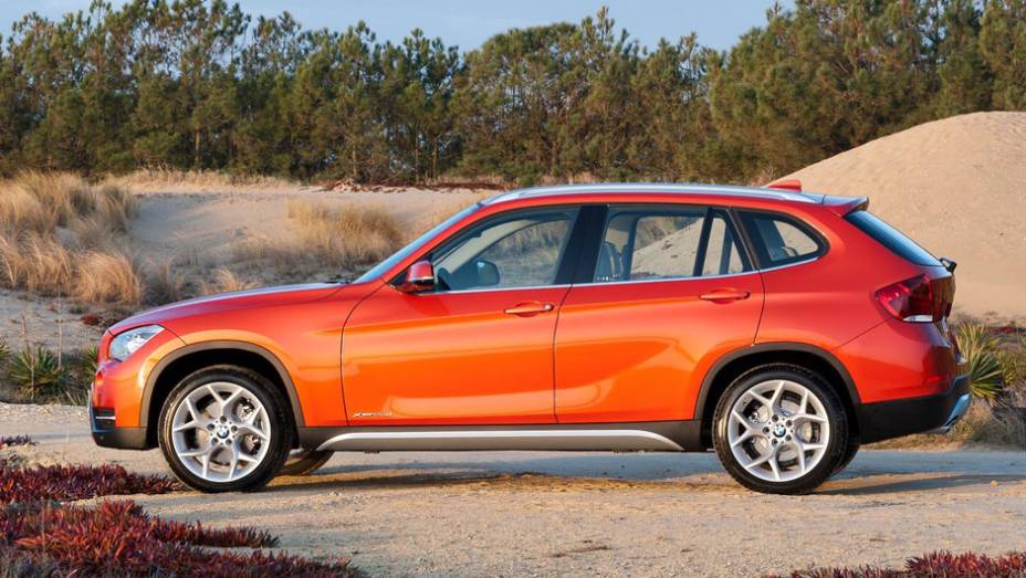 | <a href="https://gutenberg.quatrorodas.abril.com.br/saloes/nova-york/2012/bmw-x1-681222.shtml" rel="migration">Leia mais</a>