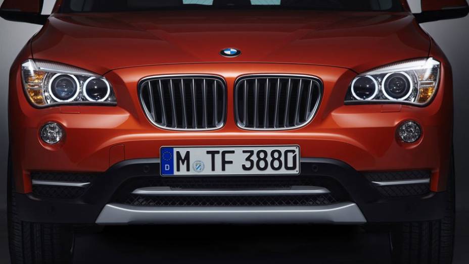 | <a href="https://gutenberg.quatrorodas.abril.com.br/saloes/nova-york/2012/bmw-x1-681222.shtml" rel="migration">Leia mais</a>