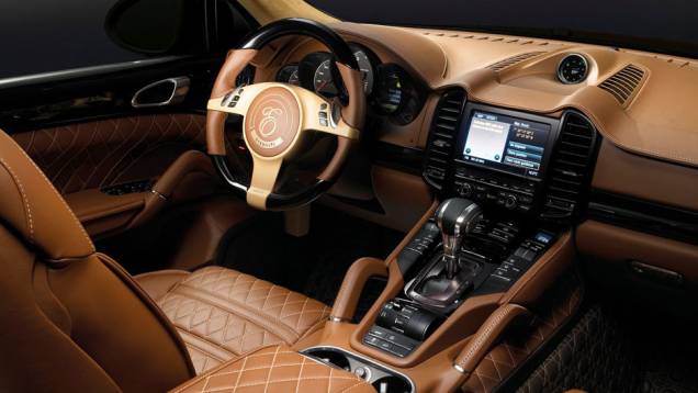 Motor é 4.8 biturbo, gerando potência de 591 cavalos | <a href="https://gutenberg.quatrorodas.abril.com.br/saloes/pequim/2012/eterniti-artemis-682782.shtml" rel="migration">Leia mais</a> Motor é 4.8 biturbo, gerando potência de 591 cavalos | <a href="https://gutenberg.quatrorodas.abril.com.br/saloes/pequim/2012/eterniti-artemis-682782.shtml" rel="migration">Leia mais</a>