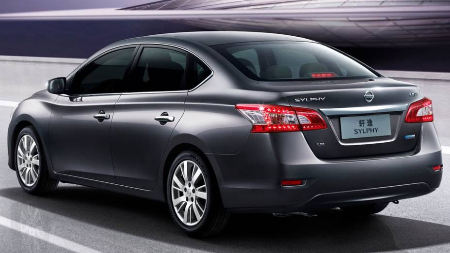 Lançado em Pequim, deverá chegar a outros mercados ainda em 2012 | <a href="https://gutenberg.quatrorodas.abril.com.br/saloes/pequim/2012/nissan-sylphy-682762.shtml" rel="migration">Leia mais</a>