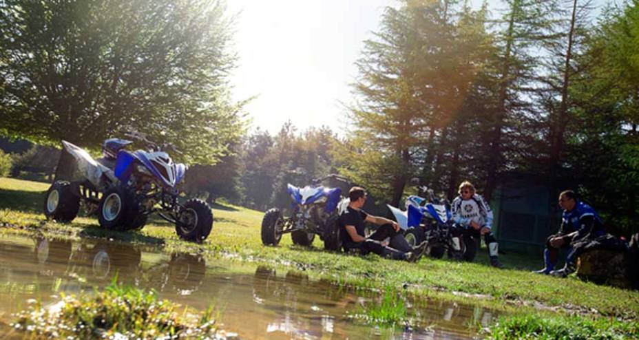 Veículo é companheiro ideal para encarar trilhas pesadas | <a href="https://gutenberg.quatrorodas.abril.com.br/moto/noticias/yamaha-lanca-novo-raptor-700r-688932.shtml" rel="migration">Leia mais</a>