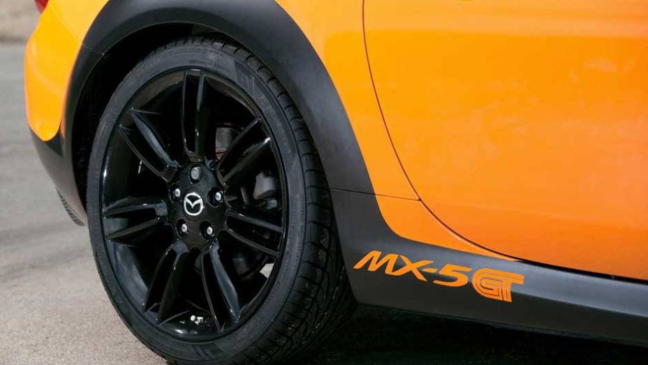 É nessas horas que lamentamos a ausência da Mazda no mercado brasileiro... | <a href="https://gutenberg.quatrorodas.abril.com.br/noticias/mazda-mostra-mx-5-especial-goodwood-324164_p.shtml" target="_blank" rel="migration">Leia mais</a>